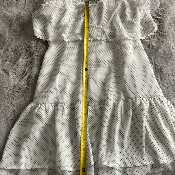BB Dakota polka dot white flowy dress. Size 4 (fits more like a 6). NWT. - Picture 3 of 6